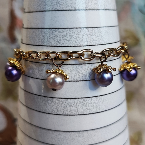 Worthington Faux Pearl Purple White Gold Tone Link Chain Toggle Bracelet NWT - Picture 1 of 6